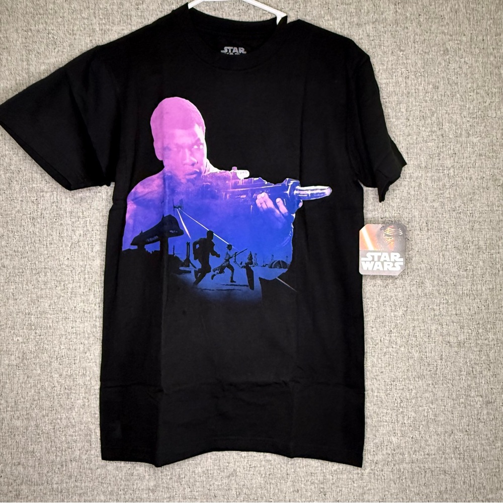 Star Wars Black and Blue Finn Graphic Tee Size Small NWT - Picture 2 of 5